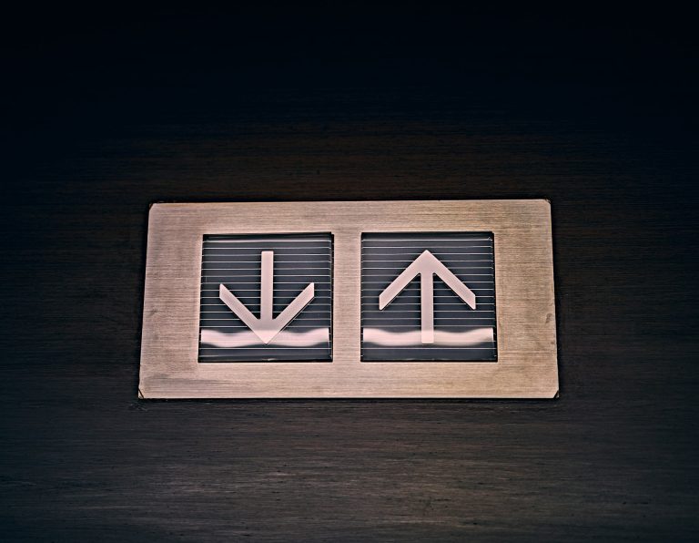 Solana To Retest November Lows, But Analysts Remain Bullish