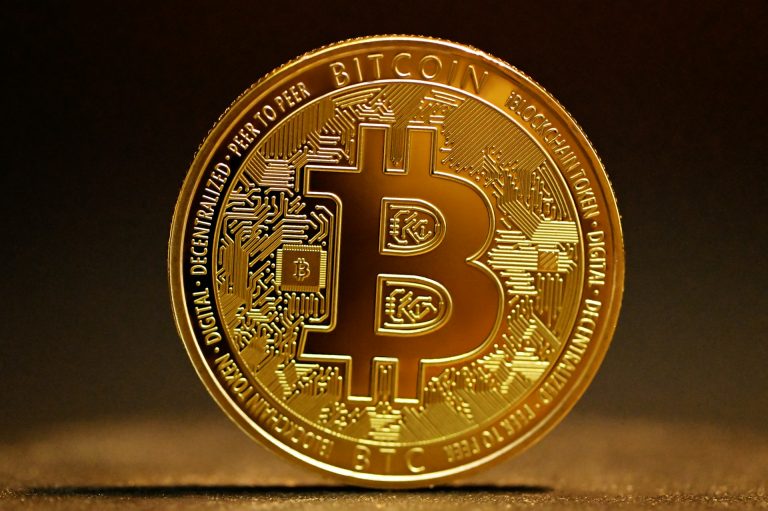 Bitcoin ETFs See Best Streak Since October As Inflows Hit $2.4B